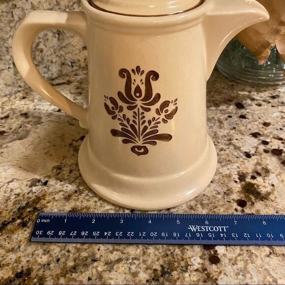 Vintage Pfaltzgraff Coffee Pot Village Pattern USA Made Tan Brown Stoneware 6x9” - Picture 11 of 16